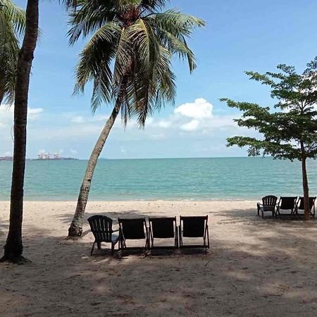 Manjung Modern + Cozy Terrace Home Lumut Extérieur photo