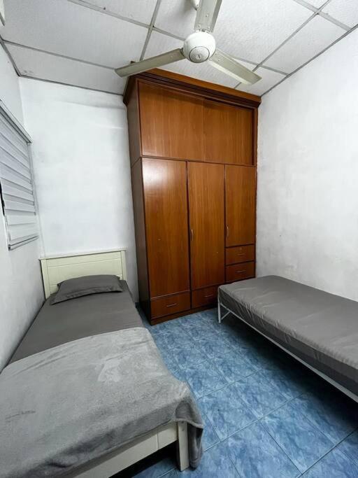 Manjung Modern + Cozy Terrace Home Lumut Extérieur photo